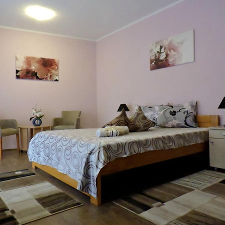 B&B Zmajevo Gnezdo 021 Sremska Kamenica Esterno foto