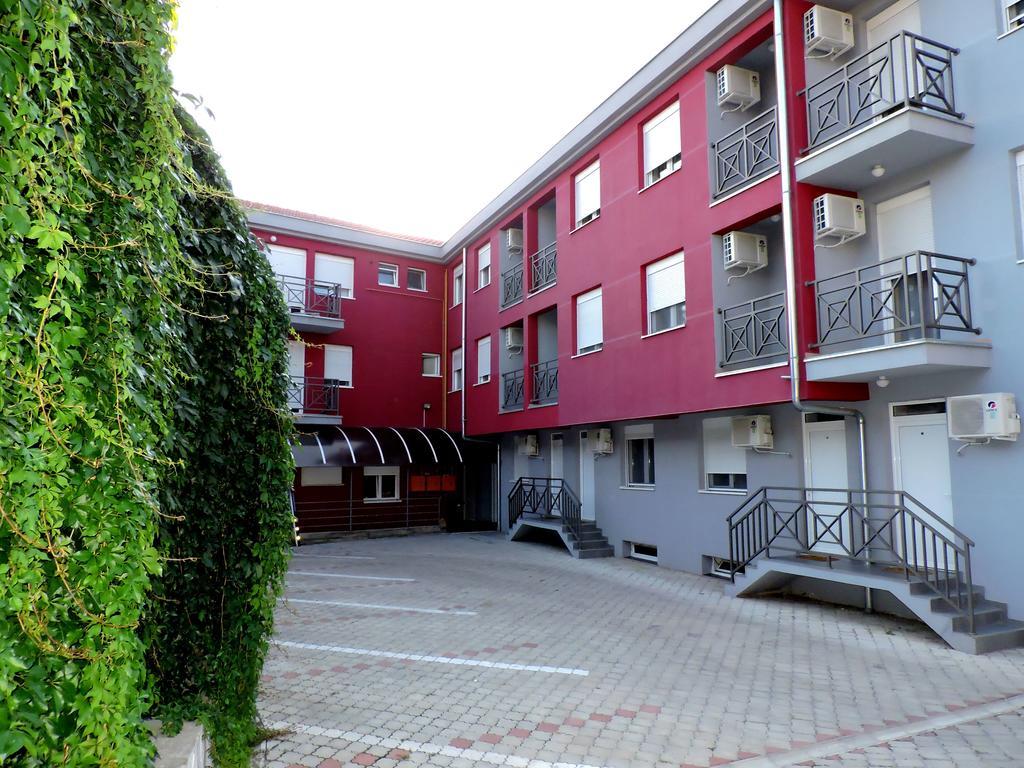 B&B Zmajevo Gnezdo 021 Sremska Kamenica Esterno foto