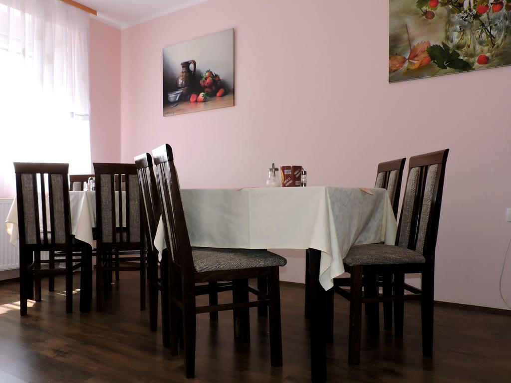 B&B Zmajevo Gnezdo 021 Sremska Kamenica Esterno foto