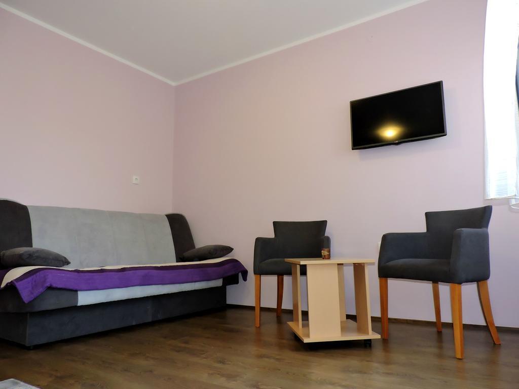 B&B Zmajevo Gnezdo 021 Sremska Kamenica Camera foto