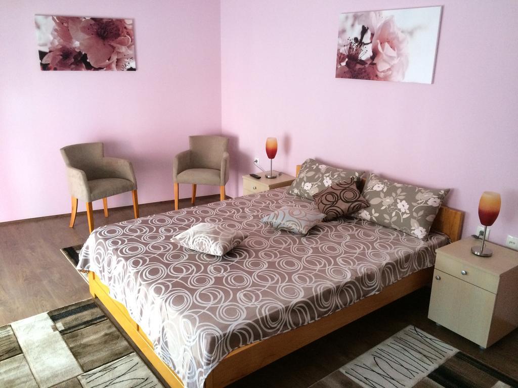 B&B Zmajevo Gnezdo 021 Sremska Kamenica Camera foto
